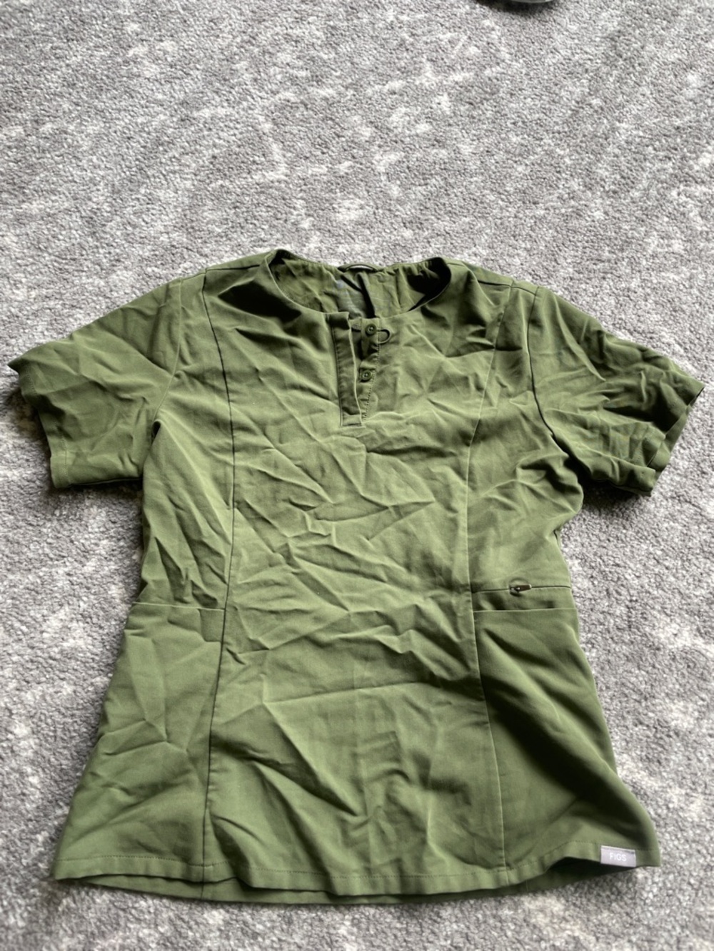 Figs Women's Short Sleeve Scrub Top in Olive Green